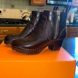 Swedish Hasbeens zip it emy boots